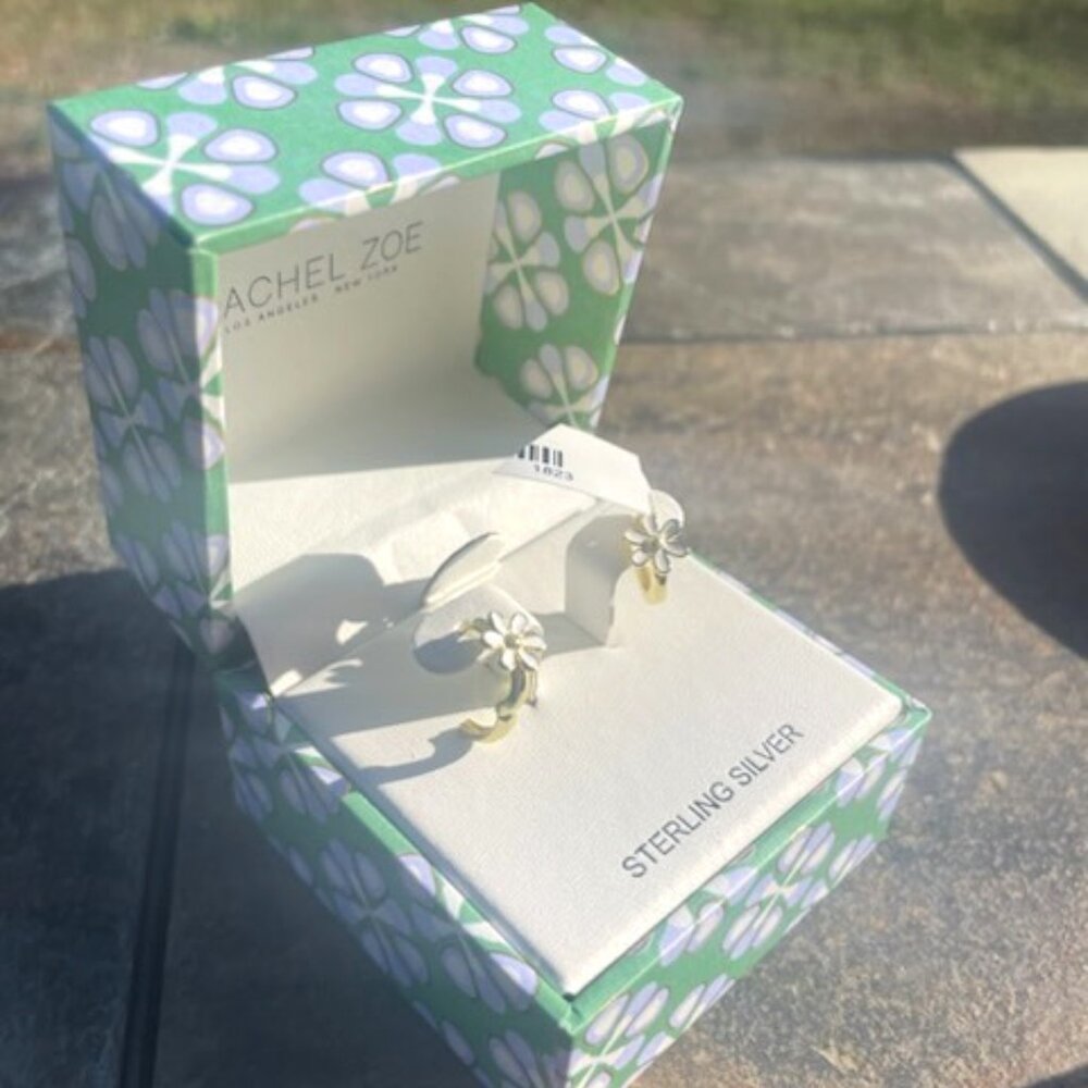 White Daisy Golden Hoop Earrings